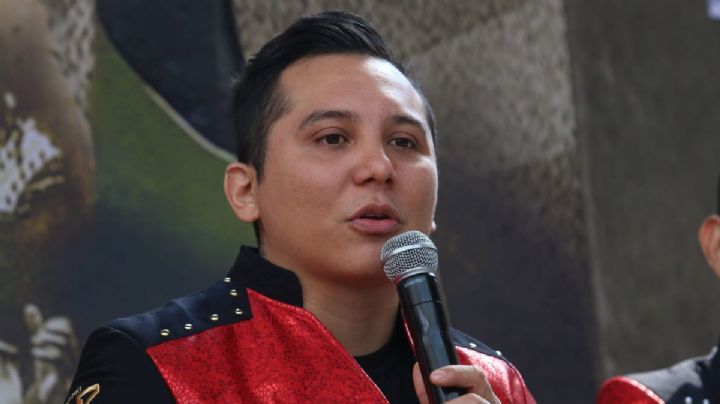 Edwin Luna fue sacado del escenario luego de que personas armadas ingresaran al show