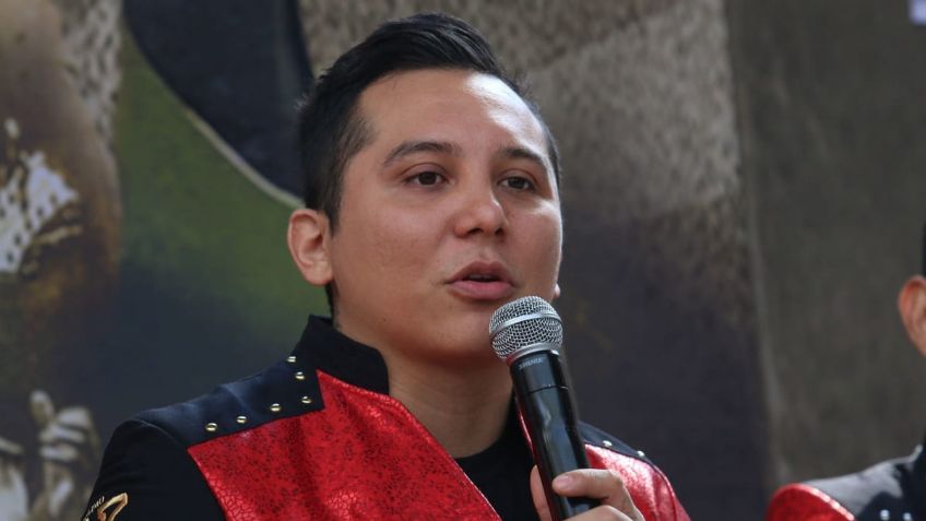 Edwin Luna fue sacado del escenario luego de que personas armadas ingresaran al show