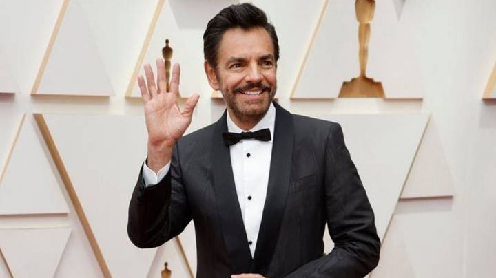 VIDEO: Eugenio Derbez es detenido en aeropuerto de NY; guardias se alarman por esto