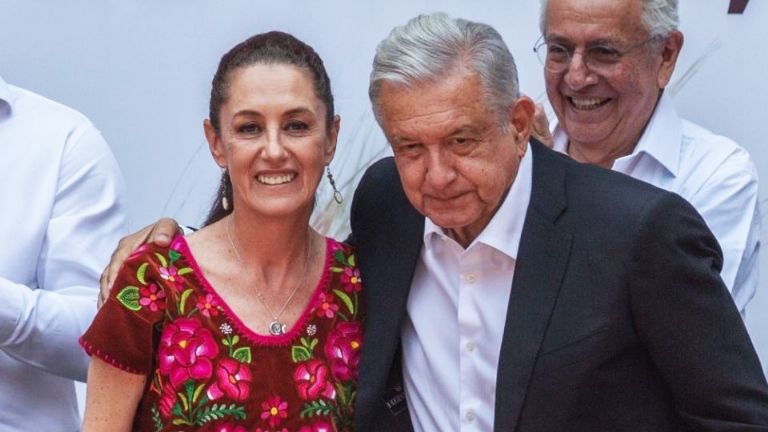 AMLO apoya que las mujeres participen en las elecciones