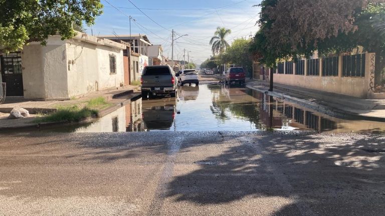 Encharcamiento en las Cortinas genera enojo en los vecinos