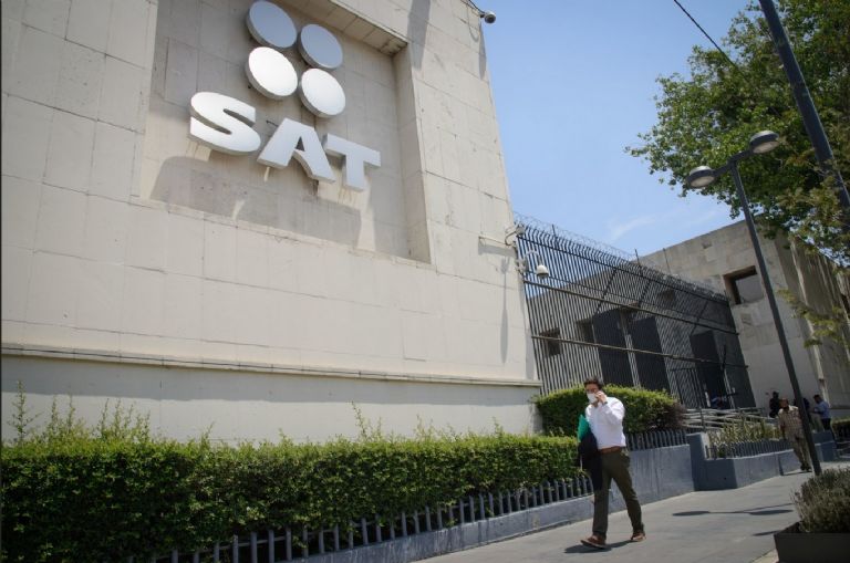 ¿El SAT rastrea las tandas y préstamos familiares?