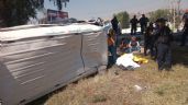 Caos en la autopista México-Pachuca por volcadura de combi; un muerto y nueve lesionados