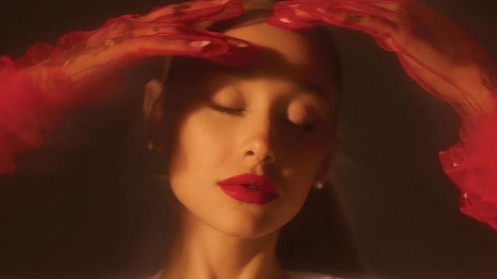 Ariana Grande anuncia su nuevo álbum 'Eternal Sunshine' y enfrenta fuertes críticas
