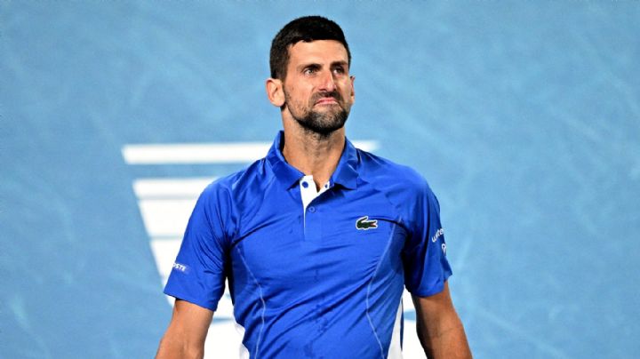Novak Djokovic encara a aficionado en su victoria en el Abierto de Australia