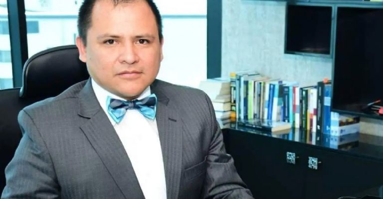 Arrestados Relacionados con Asesinato de Fiscal que Investigaba Ataque a Canal en Ecuador