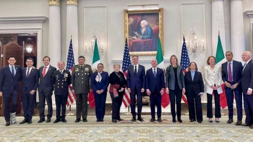 Funcionaros de México y EU sostienen encuentro para atender el problema migratorio