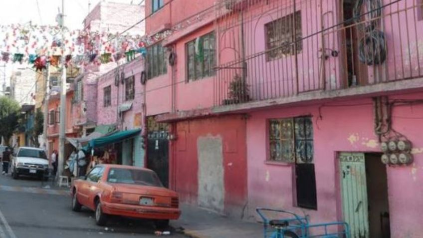 Buscan a Jesús por asesinar a su madre y abuela en Tlalnepantla; las dejó en el congelador