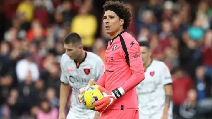 Guillermo Ochoa y la Salernitana pierden el duelo de mexicanos ante el Genoa
