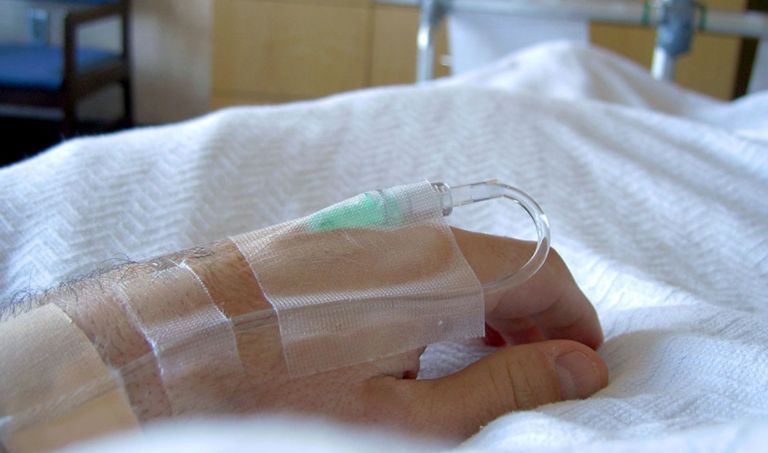 Mujer intenta mutilar a su exnovio en España