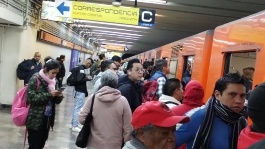 Reportan caos en la Línea 7 del Metro de la CDMX: Denuncian retrasos de 20 minutos