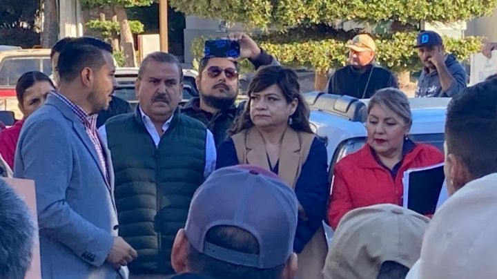 Trabajadores del Oomapasc se manifiestan, exigen respeto al contrato colectivo