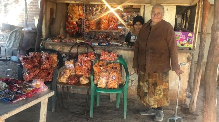 Huatabampenses se unen para apoyar a una adulta mayor