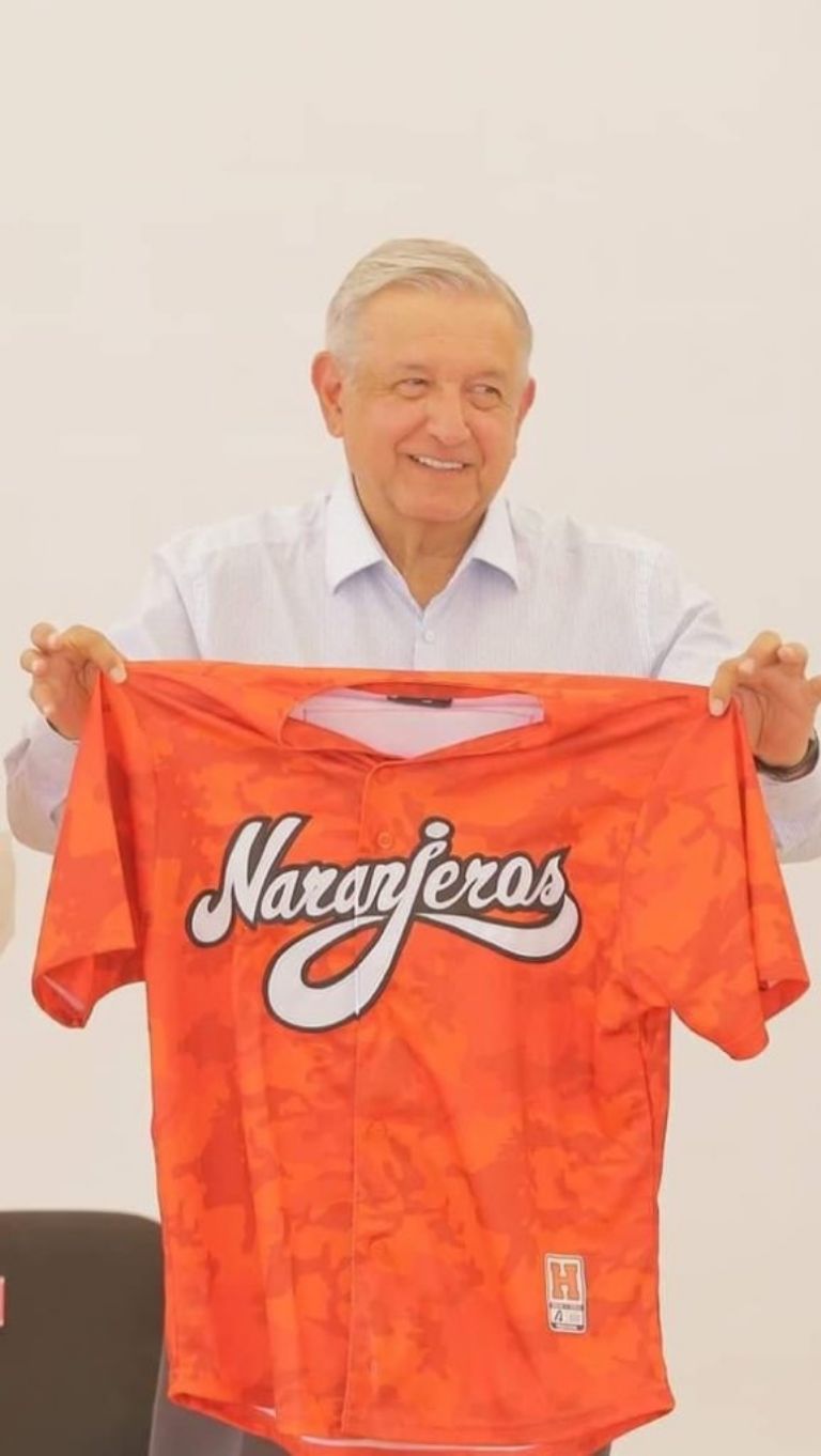 AMLO felicita a los Naranjeros por su título 17. Foto: Internet