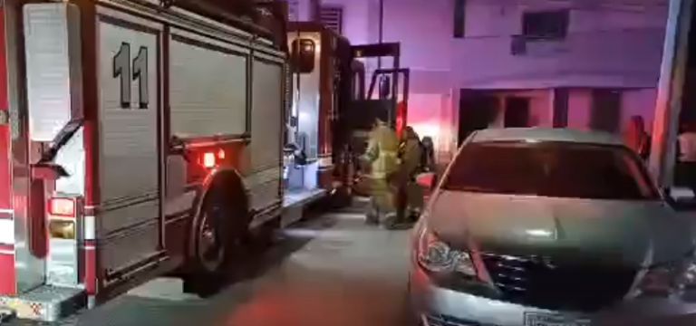 Bomberos de Cajeme atienden incendio en Ciudad Obregón. Foto: Facebook