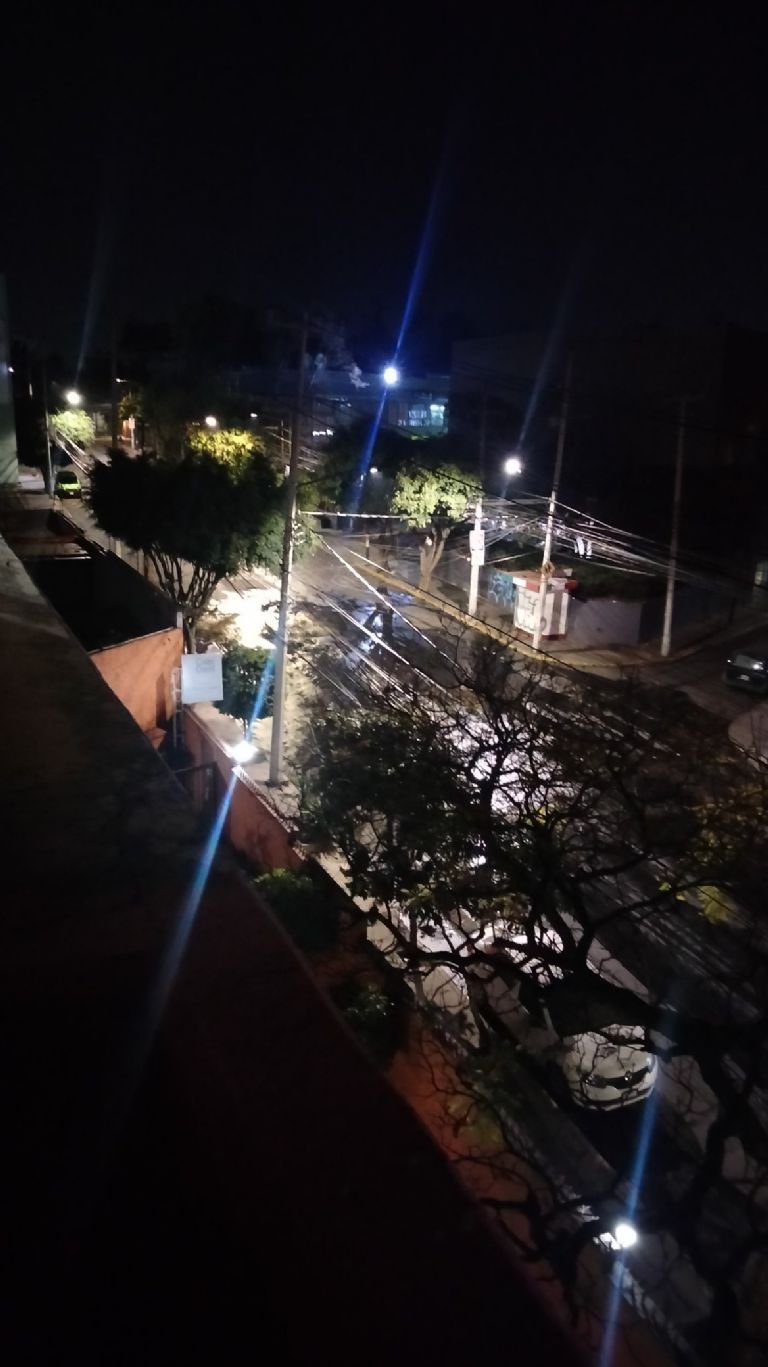 Desperdicio Incontrolado: Mega Fuga de Agua en Álvaro Obregón Perdura por Más de Seis Horas