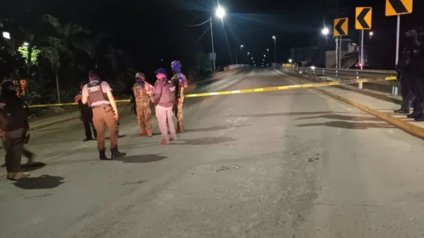 Hallan más de 12 cuerpos abandonados en vehículos en la autopista México-Tuxpan