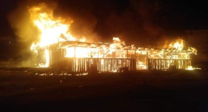 Incendian bar en Texcaltitlán; La Familia Michoacana lo usaba como punto de halconeo