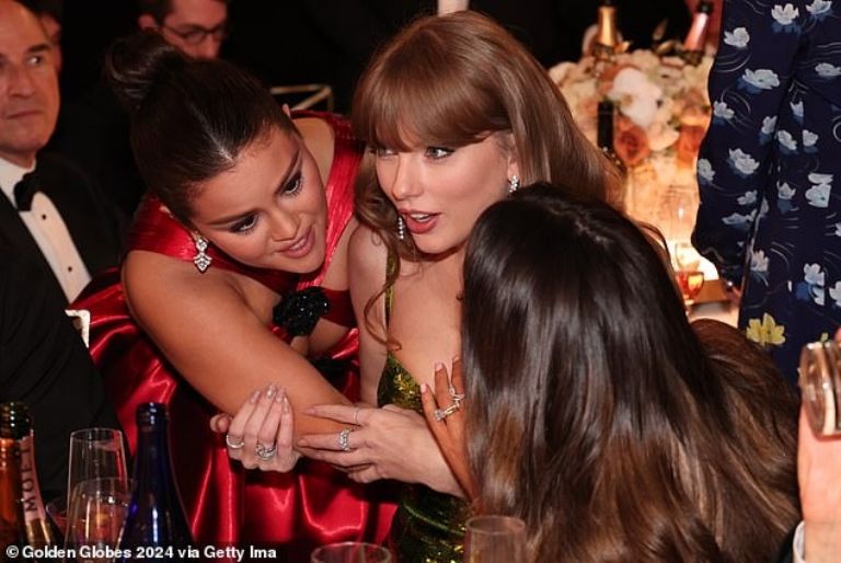 Selena y Taylor