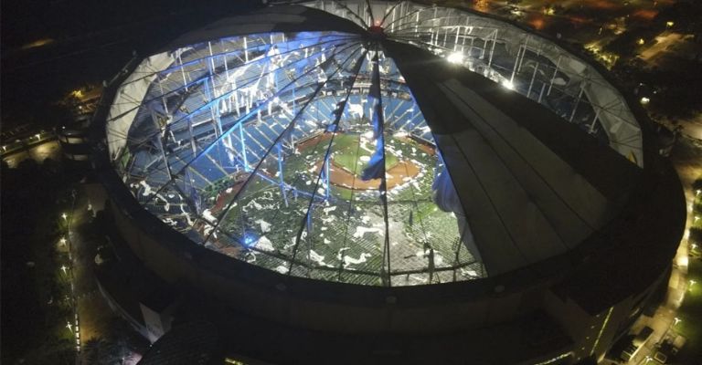 Así luce el estadio después del paso de 'Milton'