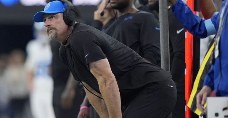 Campbell observa las acciones del encuentro