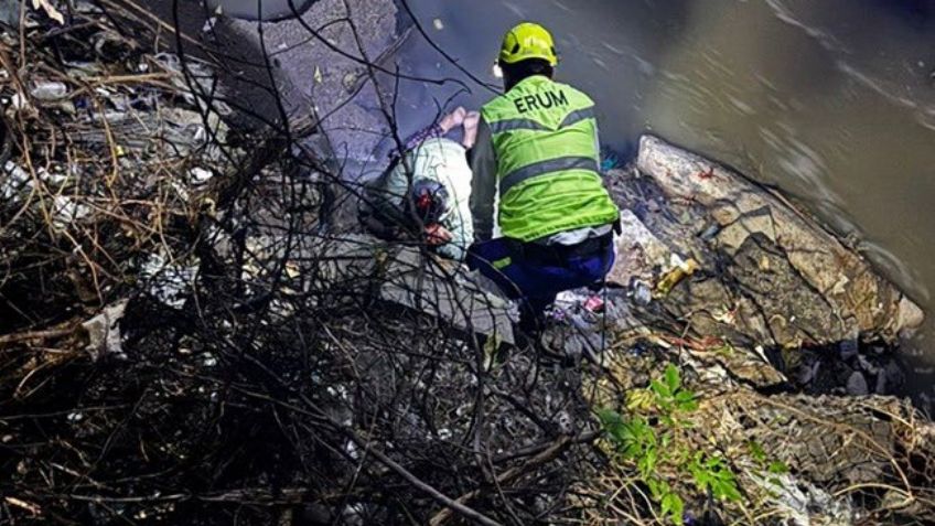 Autoridades de la CDMX rescatan a hombre tras caer a barranco en Álvaro Obregón