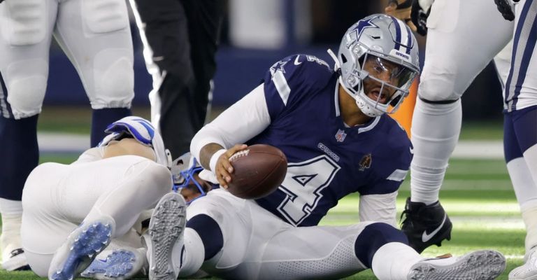 El defensivo se lesionó al capturar a Prescott