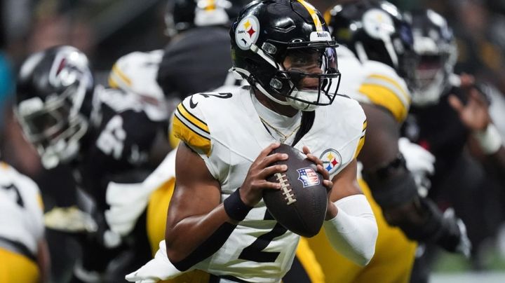 Fields acepta que su juego le abre a Wilson las puertas de la titularidad en Pittsburgh