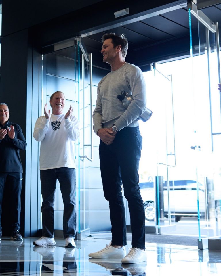 Tom Brady nuevo dueño de los Raiders