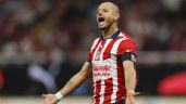 Foto ilustrativa de la nota titulada "No me llevo con nadie de Chivas": 'Chicharito' responde a las críticas por su desempeño