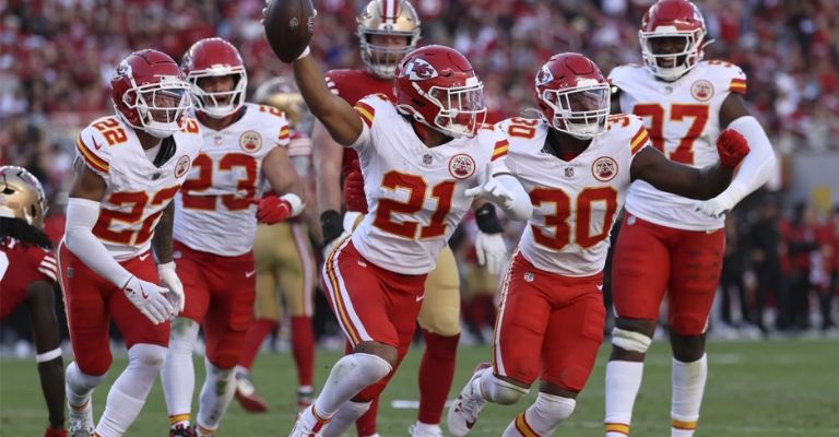 La defensa de los Chiefs brilló intensamente