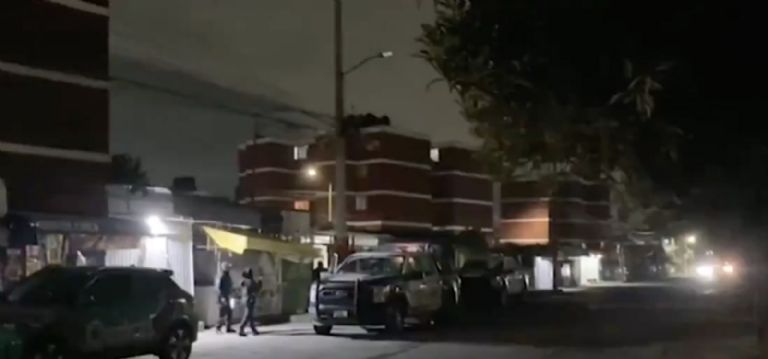 Sicarios irrumpen en edificio de Coacalco y desatan balacera. Foto: Twitter