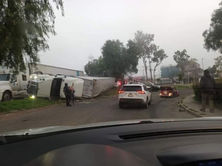 Volcadura en la Lechería-Texcoco