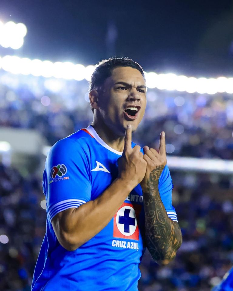 Fernández anota en su regreso con Cruz Azul