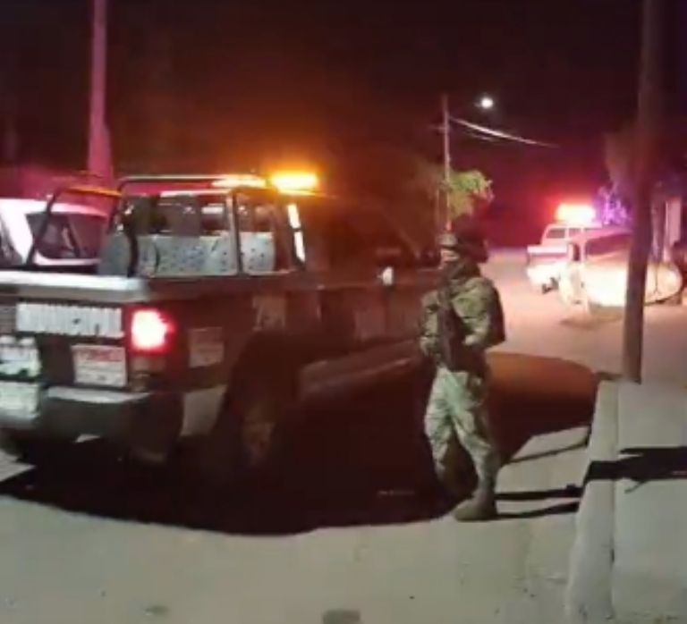 El lugar donde ocurrió el asesinato fue acordonado por autoridades