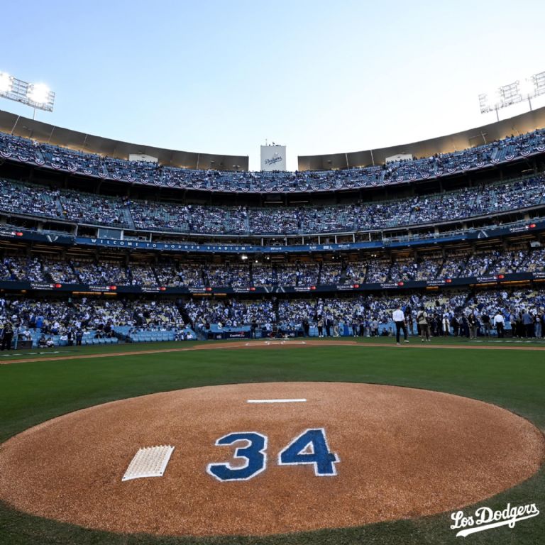 Dodgers gana en homenaje para Valenzuela