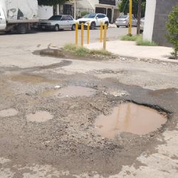 Ciudadanos solicitan bacheo de las vialidades secundarias en Ciudad Obregón