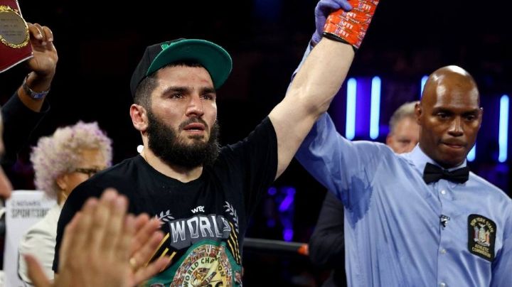 Este boxeador truncaría los deseos de 'Canelo' y buscaría enfrentar a Artur Beterbiev
