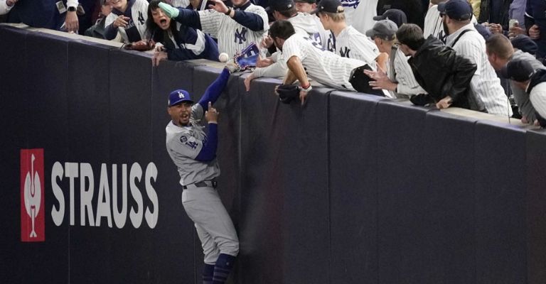 El jardinero reclamó de inmediato la acción de los fans