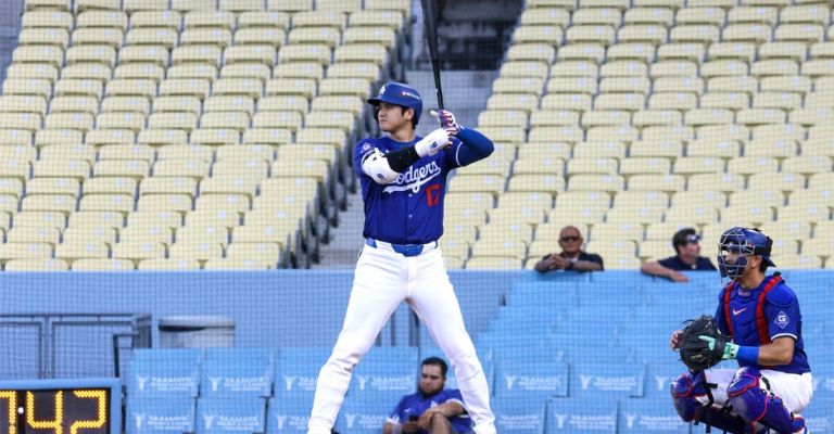 Ohtani practica su bateo en Dodger Stadium