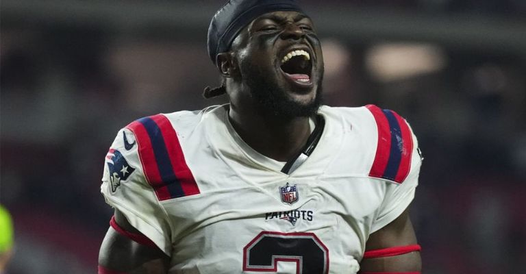 El jugador seguirá con el equipo mientras investigan el caso