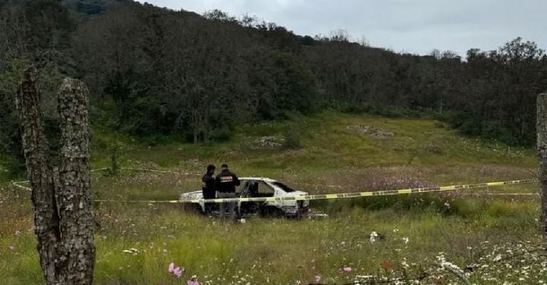 Personal de la Fiscalía General del Estado de México acudió a la zona para realizar las investigaciones correspondientes