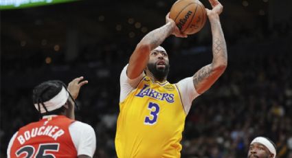 Davis anota 38 puntos y los Lakers consiguen su primer triunfo como visitantes