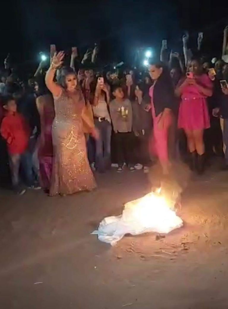 Quema del vestido de novia