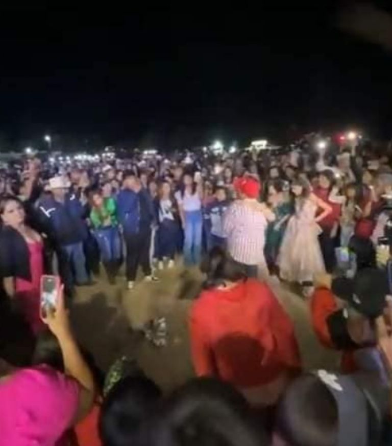 Los invitados bailaron y festejaron por la noche