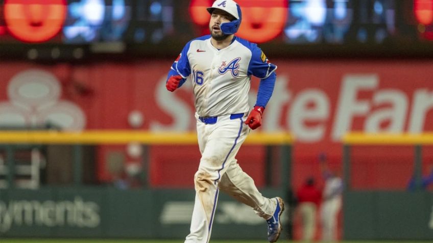 El veterano receptor Travis D'Arnaud acuerda por dos campañas con los Angels