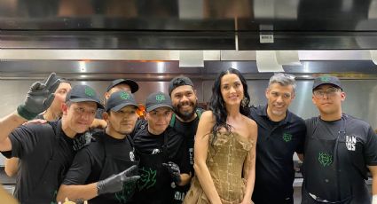 Katy Perry sorprende a fans comiendo tacos en la CDMX ¿Cuánto costó su orden?