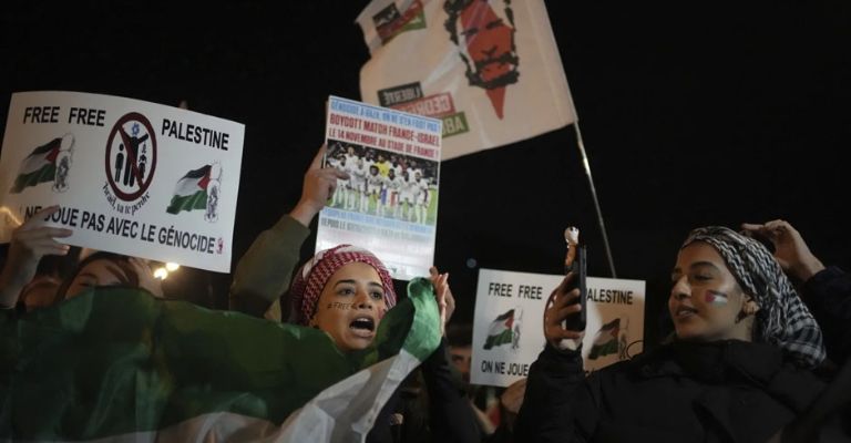 Manifestantes propalestinos protestan previo al juego