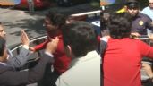 Foto ilustrativa de la nota titulada VIDEO: Raúl Araiza se agarra a golpes con Policías en plena calle; 'Hoy' exhibe el momento