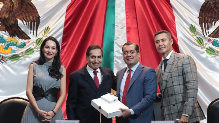 Secretario de Hacienda entrega Paquete Económico 2025 a Cámara de Diputados: “Marca el inicio de un nuevo gobierno”